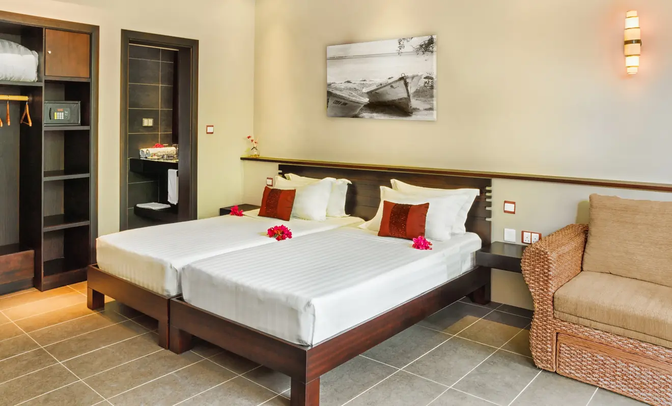 Twin room with kitchenette